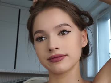 girl
        hecola cam image #3539370