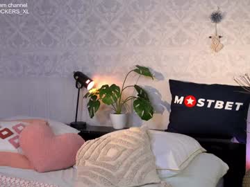 girl
        ella_knockers_xl cam image #3760895