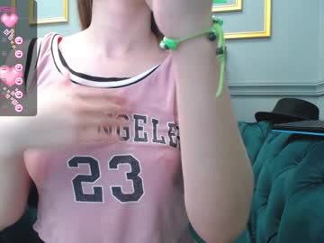 girl
        nancycute__ cam image #1964624