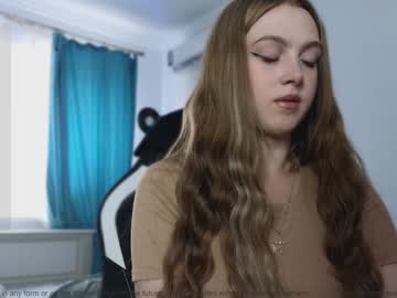 girl
        small_blondee cam image #3050155