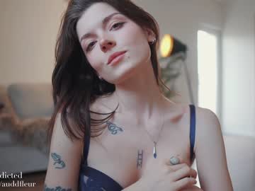 girl
        auddicted cam image #100744