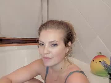 girl
        kosmickate cam image #99926