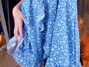 girl
        milablush cam image #1878635