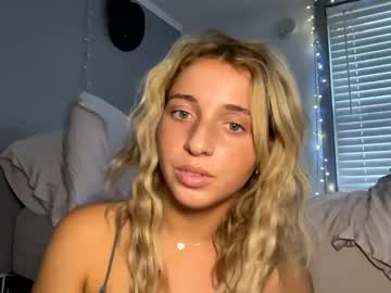girl
        macyxaldy cam image #4153444