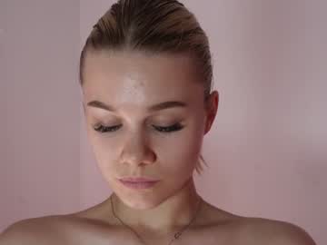 girl
        anna_royal_ cam image #3135147