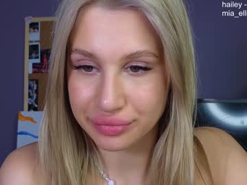 girl
        hailey_would cam image #2454924