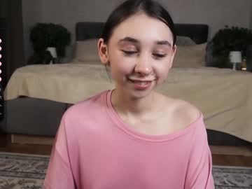 girl
        zarascarlett cam image #3963368