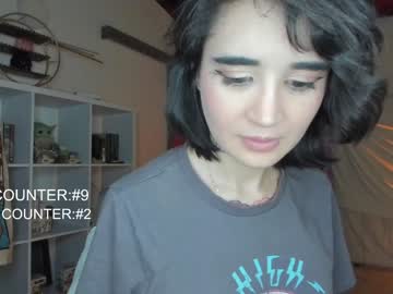 girl
        lonelly_lolly98 cam image #2124673