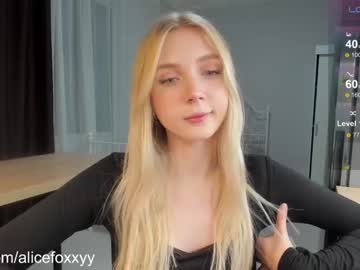 girl
        oh_honey_ cam image #1962175
