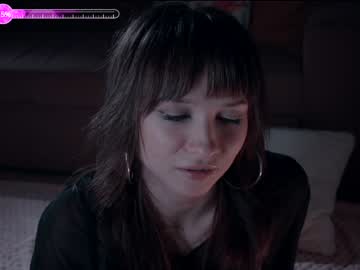 girl
        chaturbatable cam image #2636656
