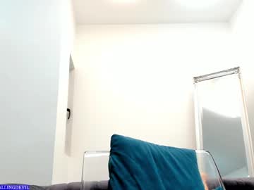 girl
        hotfallingdevil cam image #2446103