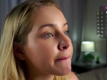 girl
        lipswithsmileonthem cam image #3772919