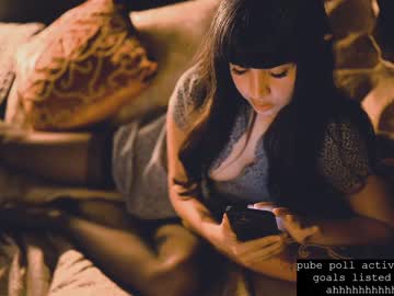girl
        ingennui cam image #733088