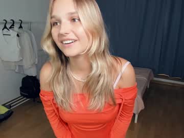 girl
        melissakissaa cam image #1470928