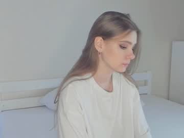 girl
        arky_b1y cam image #1829999