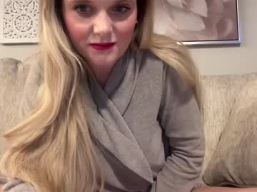 girl
        booksnlooksgirl cam image #3327813