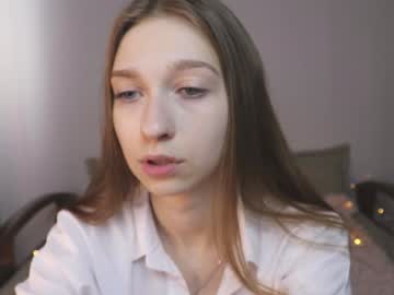 girl
        alisaa_01 cam image #3304362