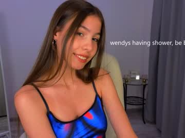 girl
        wanda_robinson cam image #1718458