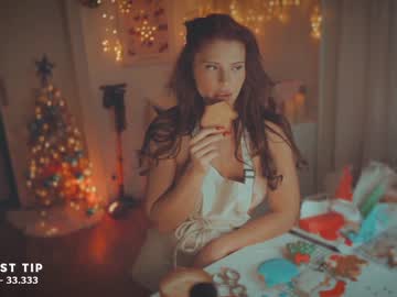girl
        rougeoud cam image #2090811