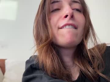 girl
        rosykindred cam image #1909740