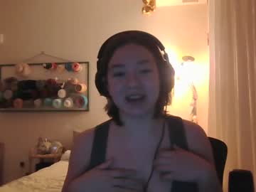 girl
        ftarh18 cam image #1241202
