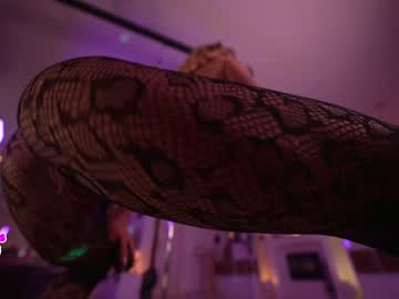 girl
        hannahjames710 cam image #1081193