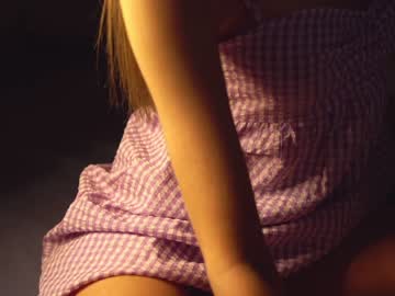 girl
        cuteelsa_ cam image #2164775