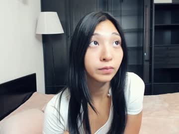 girl
        alwayssmile8 cam image #3212376