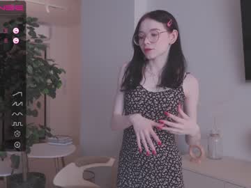 girl
        oki_dokie cam image #1313124