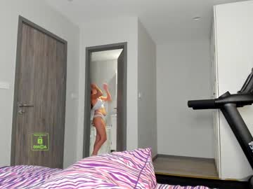 girl
        demurelixir cam image #1574419
