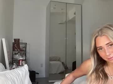 girl
        libbyrae cam image #4034634