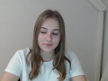 girl
        ripe_cherry69 cam image #381965