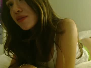 girl
        valerie_james3 cam image #2940137