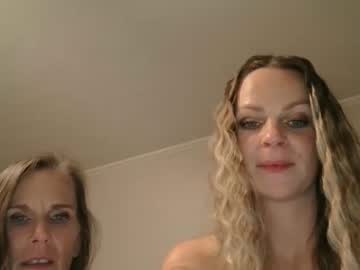 girl
        kimithemilfmommy cam image #3854056
