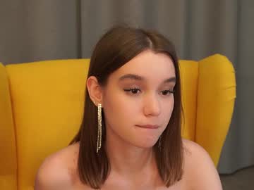 girl
        harrieteasley cam image #3688231