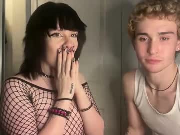 couple
        rawd3sire cam image #4088359