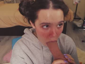 girl
        chery_lady22 cam image #1485133
