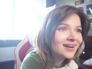 girl
        awondrr cam image #4497588