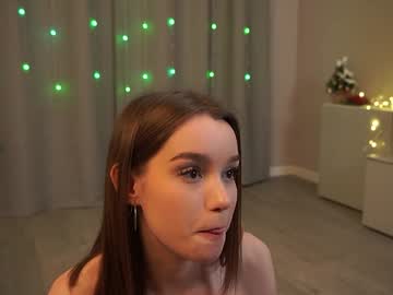 girl
        harrieteasley cam image #3792717