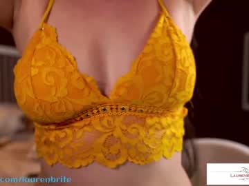 girl
        laurenbrite cam image #2665975