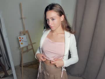 girl
        wave_of_happy_ cam image #1901646