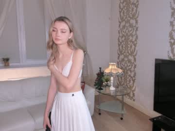 girl
        roseholloway cam image #2105301