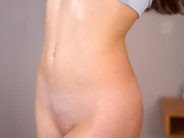 girl
        happyvivy cam image #3912612