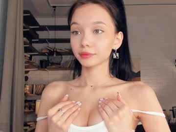 girl
        riskyproject cam image #3753990