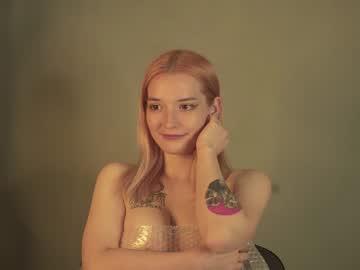 girl
        anna_breach cam image #1275023