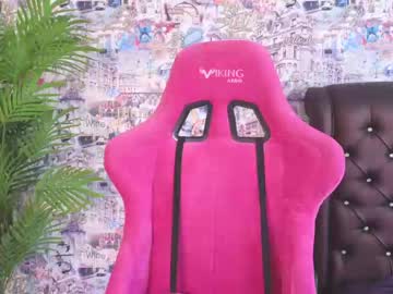 girl
        angelina_new cam image #2379213