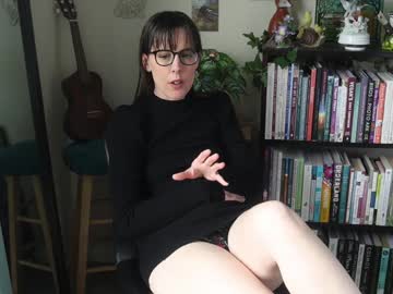 girl
        ellynaomi cam image #4316152