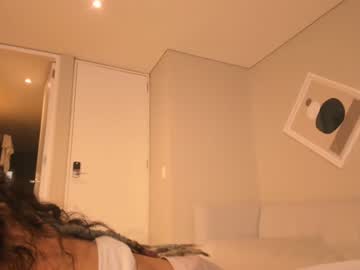 girl
        makayla77 cam image #1134010