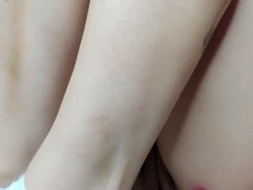 girl
        honey_sunshine cam image #438548