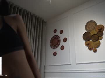 girl
        amnie_ cam image #2349447